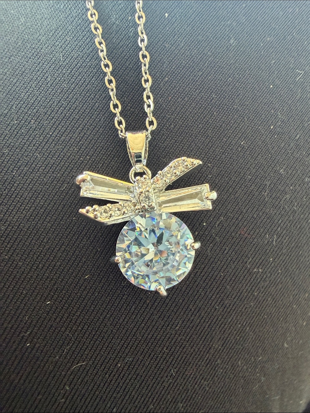 Crystal bow Pendant Necklace - Silver